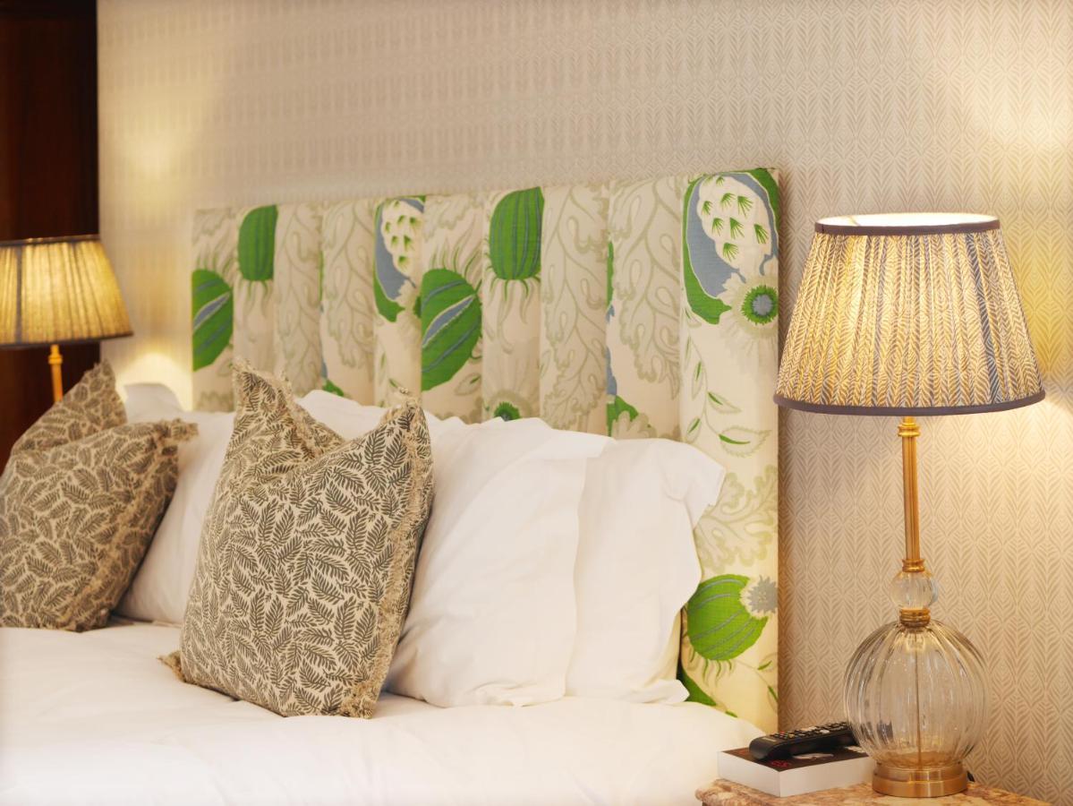The Drummond At Albury Guildford Eksteriør bilde